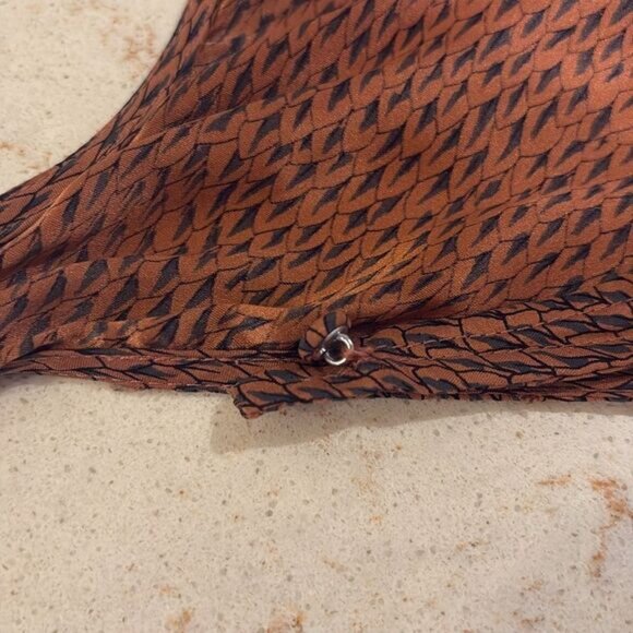 Joie 100% silk tank blouse SZ Xsmall with buttons - Picture 8 of 9